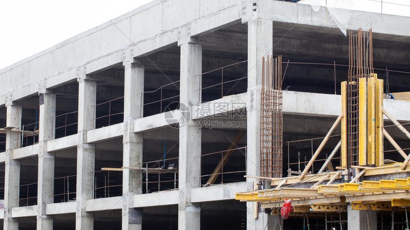 公路工程监理主要针对公路、桥梁、隧道等交通基础设施项目。监理范围包括：